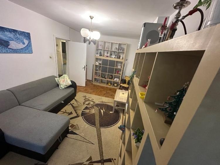Apartament cu 3 camere decomandat, mobilat în Berceni