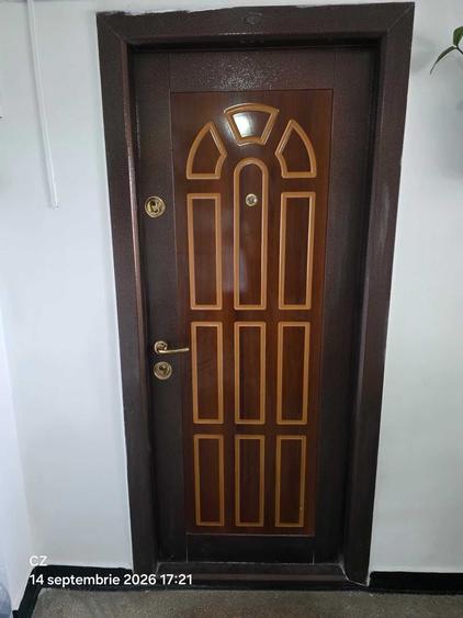 Apartament cu 3 camere decomandat în Paltiniș