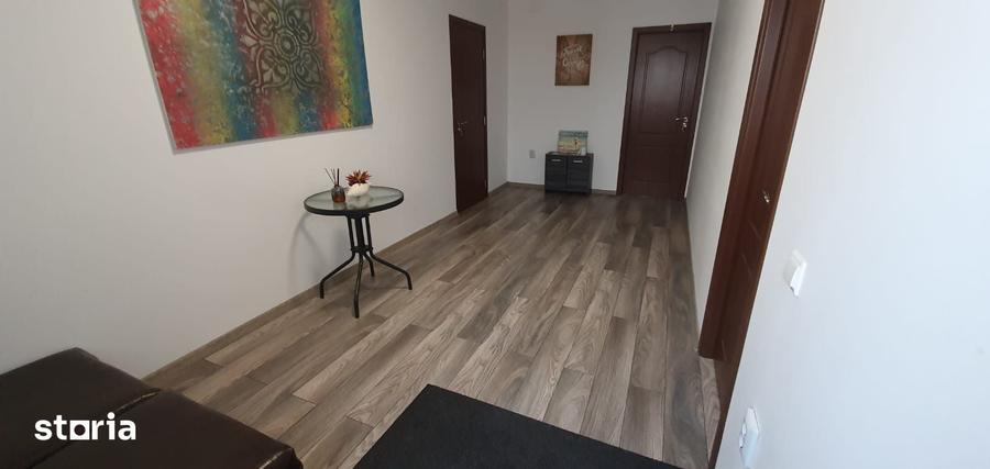 Casă cu 8 camere decomandat cu Teren 250 Mp în Nord