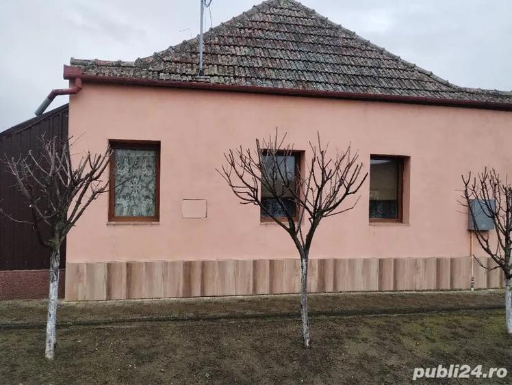 Casă cu 3 camere cu Teren 1200 Mp în Carani