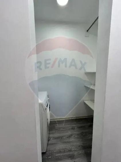 Apartament cu 3 camere decomandat în Alfa