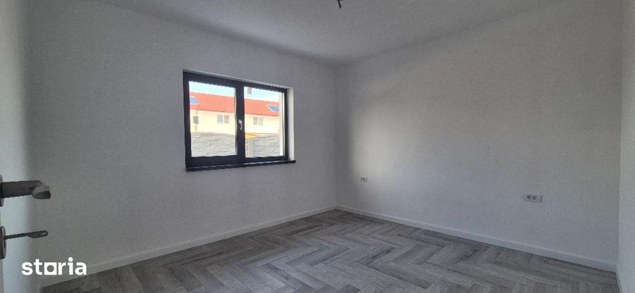 Casă cu 4 camere cu Teren 350 Mp în Clinceni