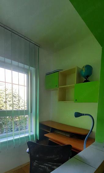 Apartament cu 3 camere decomandat în Aradului