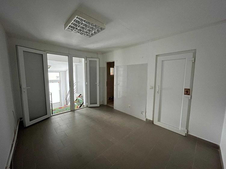 Spațiu comercial, de 78 mp, în Central