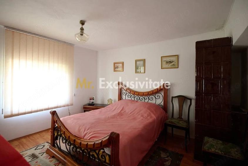 Casă cu 4 camere cu Teren 9915 Mp în Central