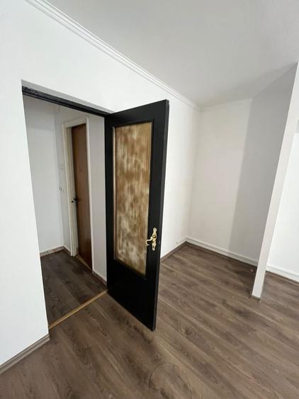 Spațiu comercial, de 64 mp, în Central