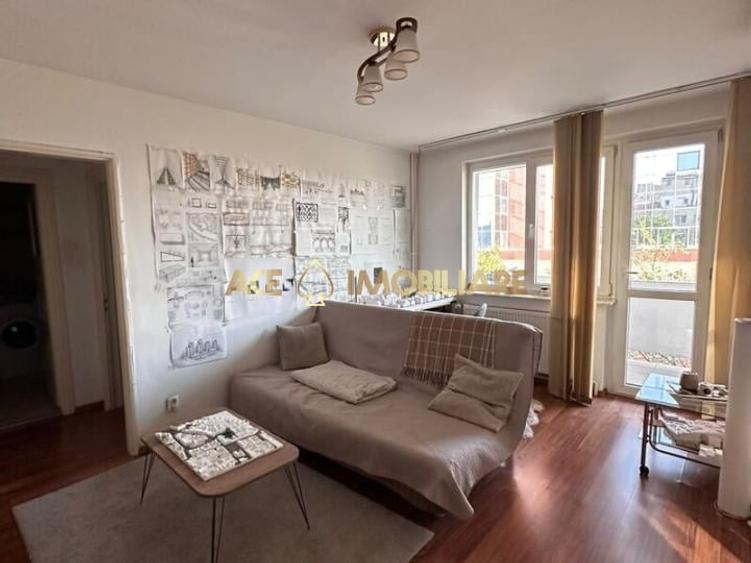 Apartament cu 2 camere decomandat, mobilat în Universitate