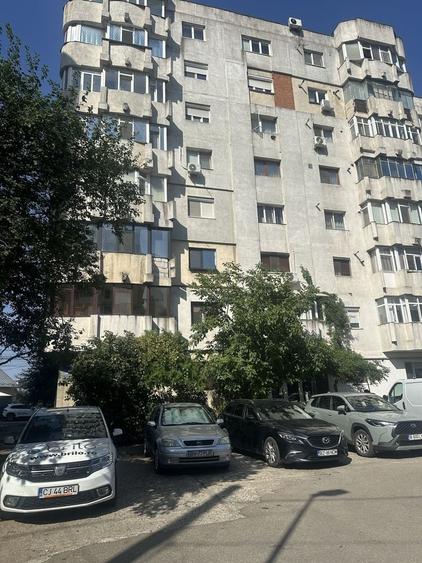 Apartament cu 2 camere decomandat în Exterior Vest