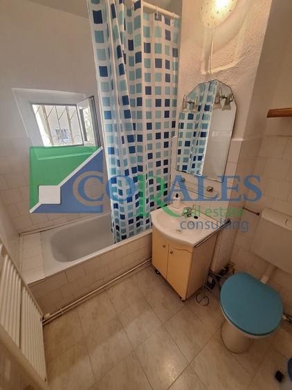Apartament cu 3 camere decomandat, mobilat în Aradului