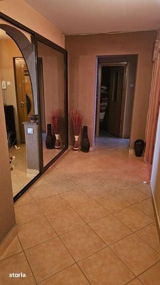 Apartament cu 4 camere decomandat în Central
