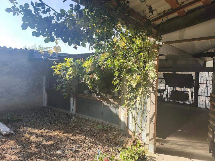 Casă cu Teren 2200 Mp în Crucea