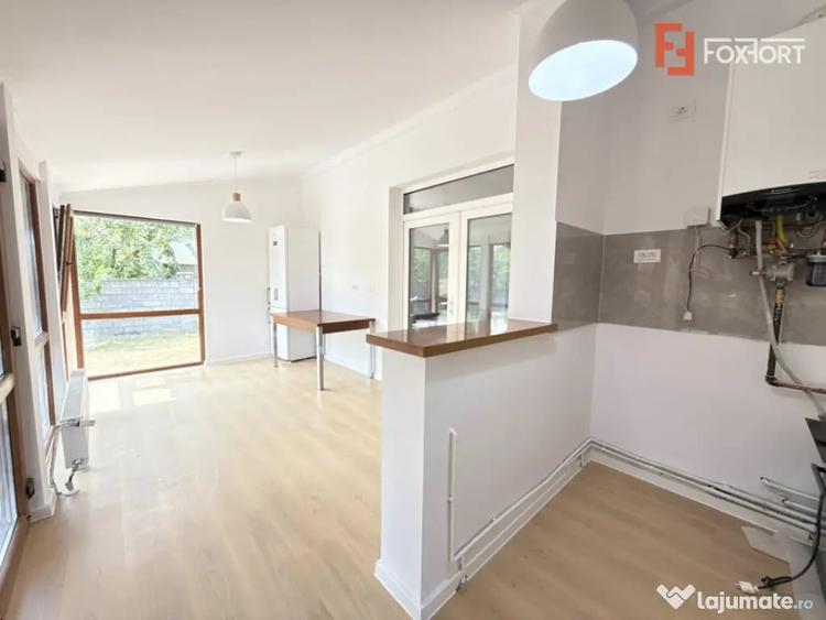Casă cu 5 camere cu Teren 630 Mp în Dumbrăvița