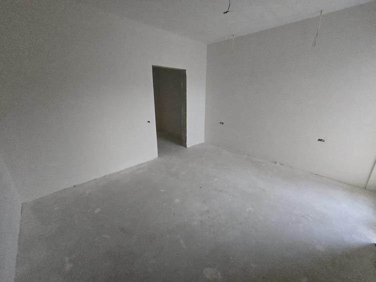 Casă individuală cu 4 camere cu Garaj în Moșnița Nouă