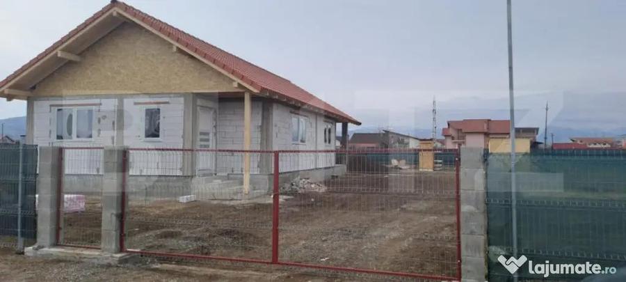 Casă cu 4 camere cu Teren 1134 Mp în Bărăbanț