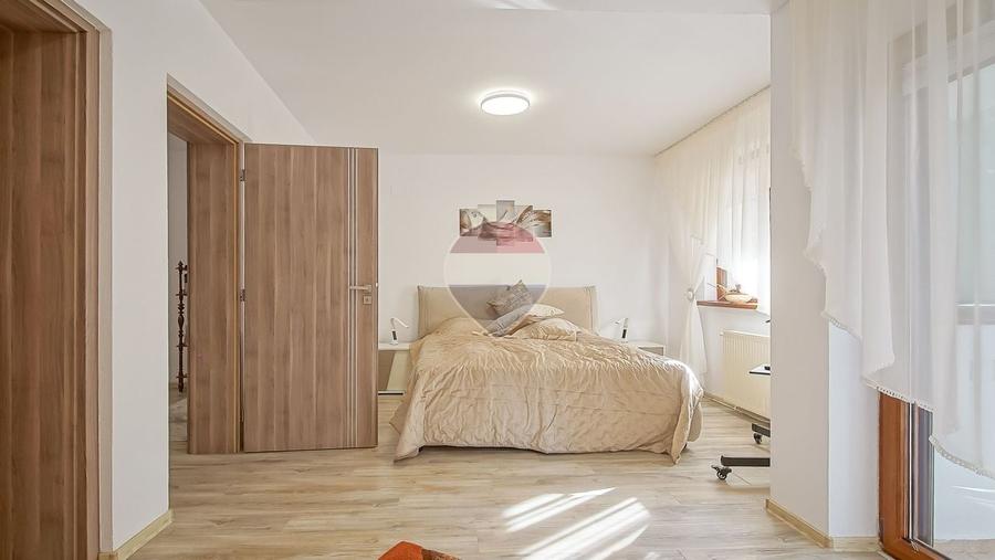 Apartament cu 4 camere decomandat, mobilat în Cioplea