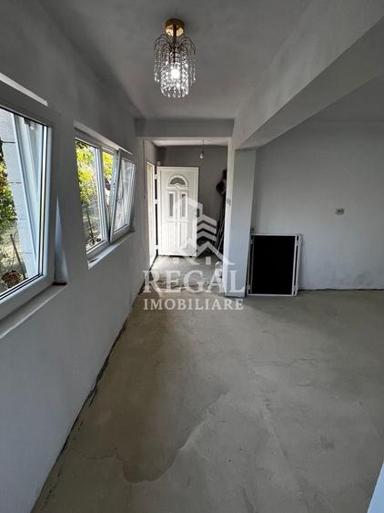Casă individuală cu 4 camere cu Canalizare în Exterior Sud