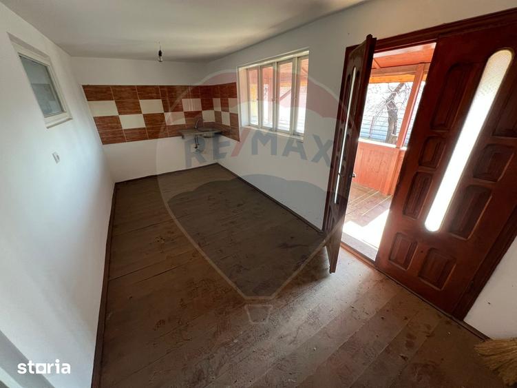 Casă cu 3 camere cu Teren 7000 Mp în Movilița