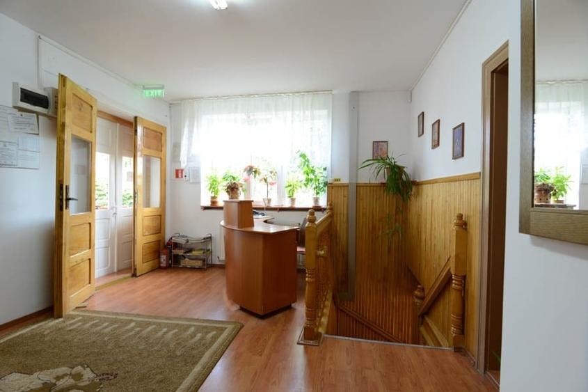 Casă individuală cu 5 camere cu Canalizare în Dâmbul Rotund