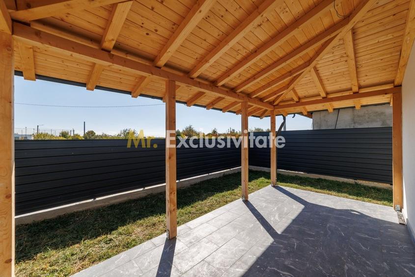 Casă individuală cu 4 camere cu Canalizare în Geamăna