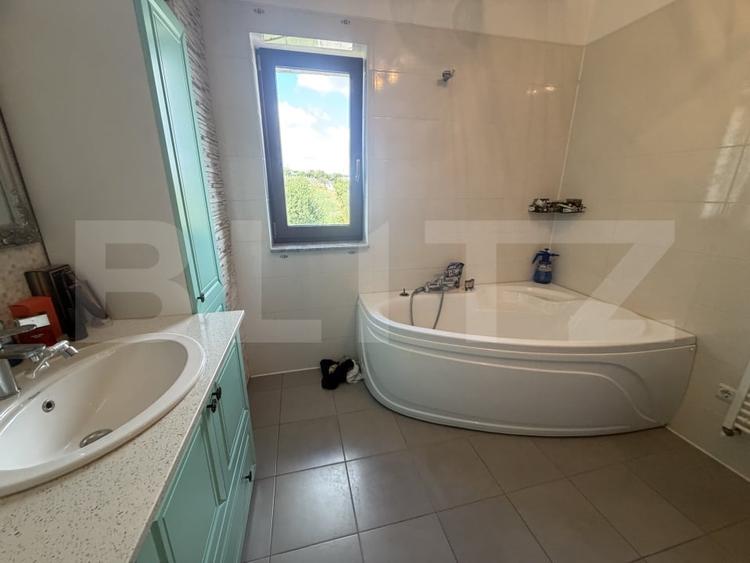 Casă individuală cu 3 camere cu Canalizare în Badon
