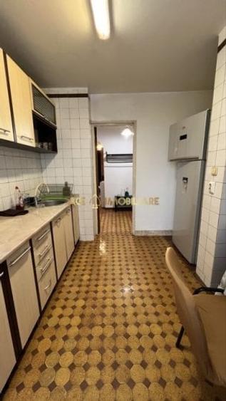 Apartament cu 3 camere decomandat, mobilat în Giurgiului