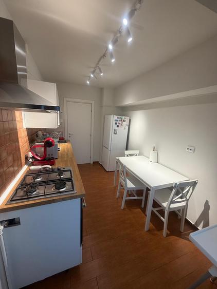 Apartament cu 4 camere decomandat, mobilat în Unirii