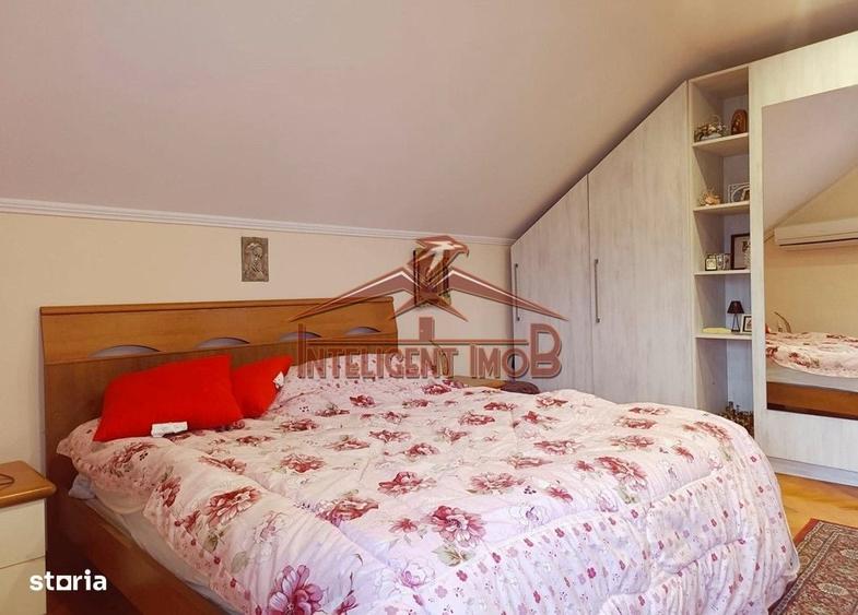Casă cu 4 camere decomandat în Mândra