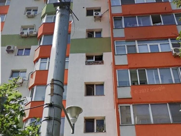 Mosilor intre Eminescu si Bd. Carol, str. Zece Mese - 1
