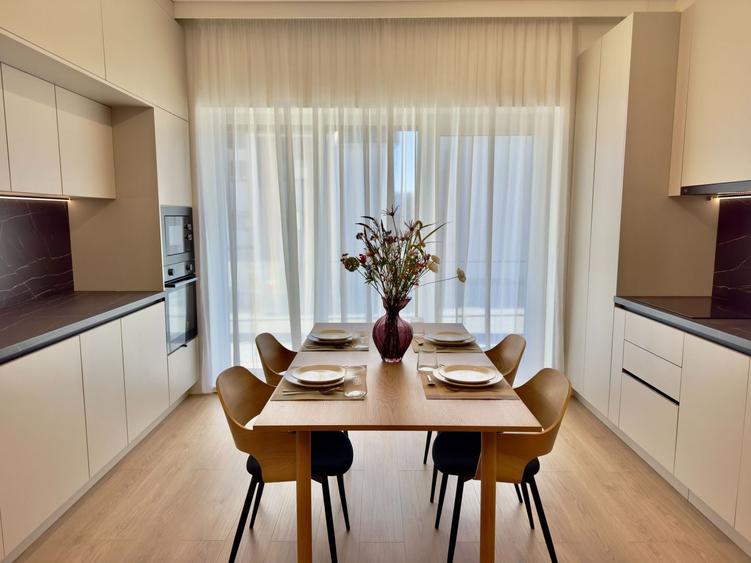 Apartament cu 2 camere semidecomandat, mobilat în Exterior Vest