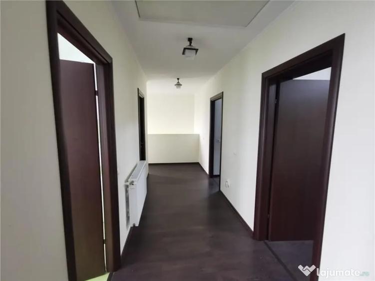 Casă cu 5 camere cu Teren 325 Mp în Chiajna