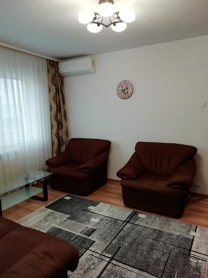 Apartament cu 2 camere semidecomandat în Policlinica