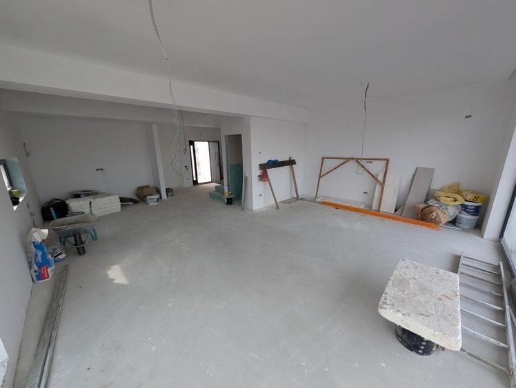 Casă individuală cu 4 camere cu Teren 350 Mp în Tunari