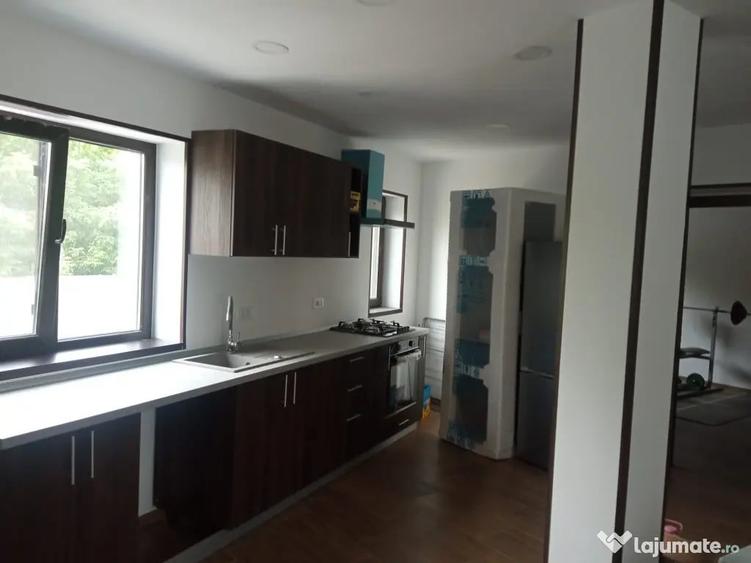 Apartament cu 3 camere decomandat în Dancu
