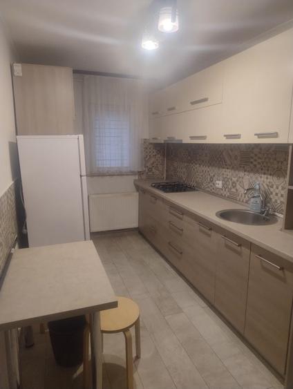 Apartament cu 2 camere semidecomandat în Dosu Bricii