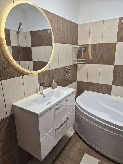Apartament cu 2 camere decomandat, mobilat în Energia