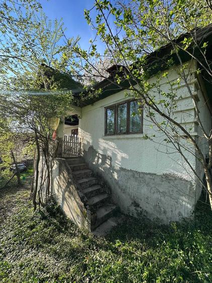 Casă cu 4 camere în Valea Stâlpului