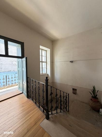 Apartament cu 2 camere semidecomandat în Chinteni