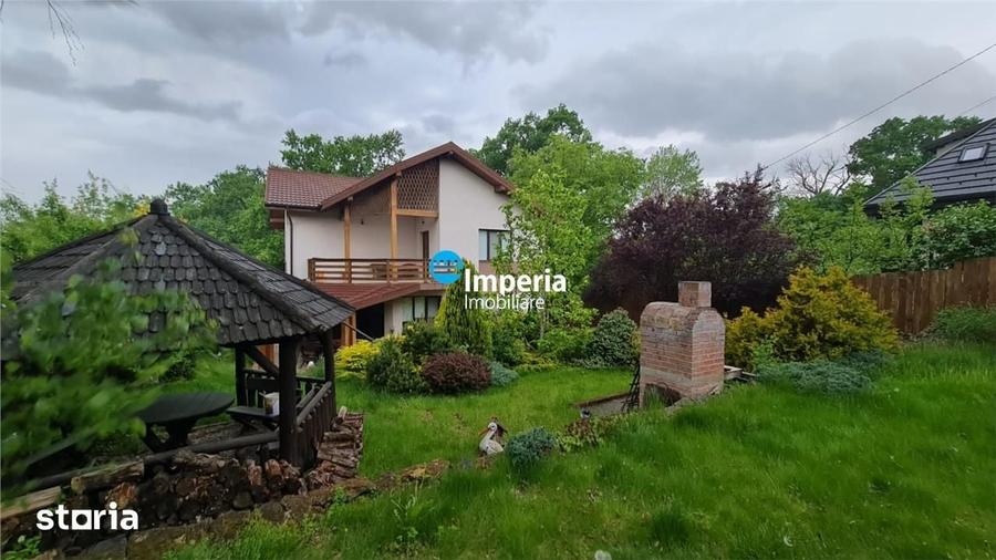 Casă cu 7 camere cu Teren 1000 Mp în Bârnova
