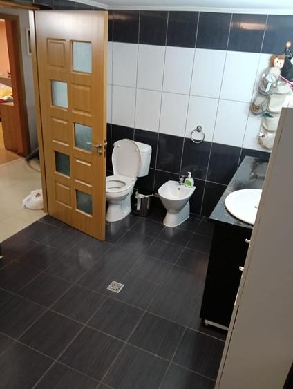 Casă cu 4 camere cu Teren 15 Mp în Central