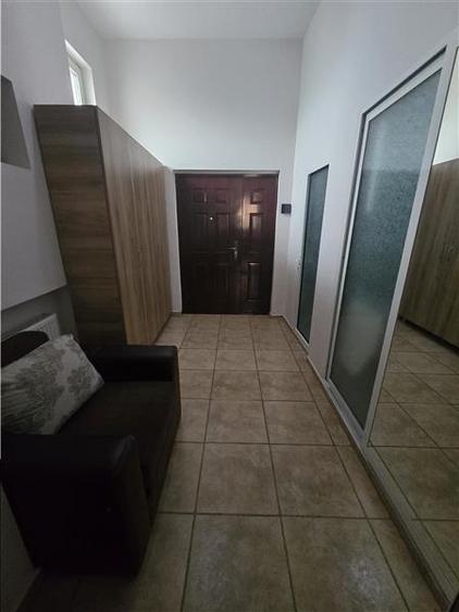 Apartament cu 3 camere decomandat, mobilat în Delfinariu