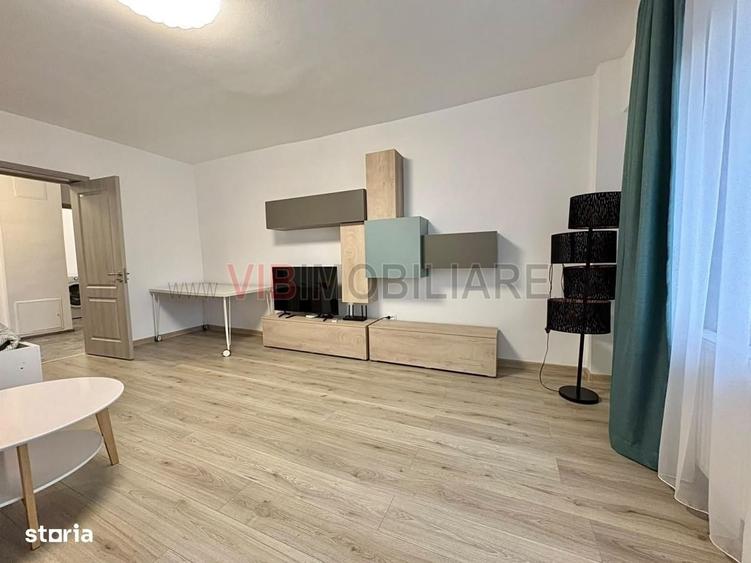 Apartament cu 3 camere decomandat în Păcii