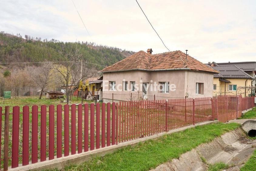 Casă cu 3 camere cu Teren 831 Mp în Lerești