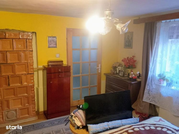 Casă cu 6 camere cu Teren 570 Mp în Ghirodei