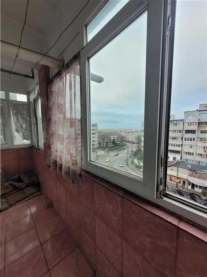 Apartament cu 2 camere decomandat, mobilat în Casa de Cultură