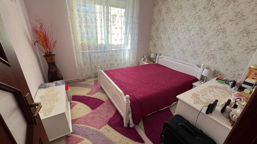 Apartament cu 2 camere decomandat în Săsar