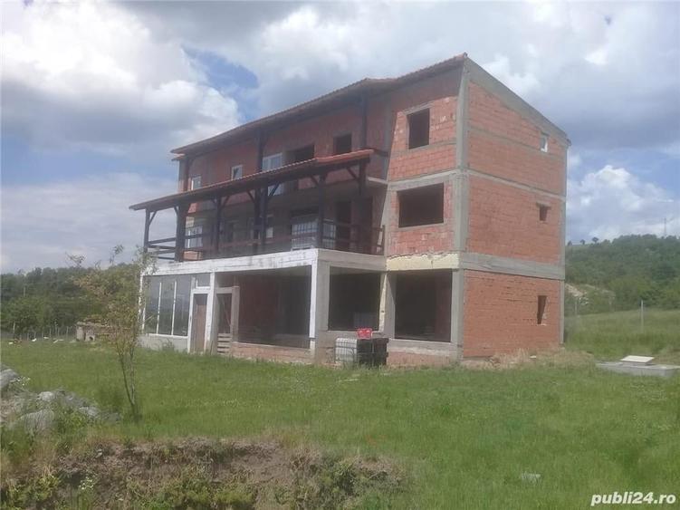 Casă cu 2 camere în Moldova Nouă