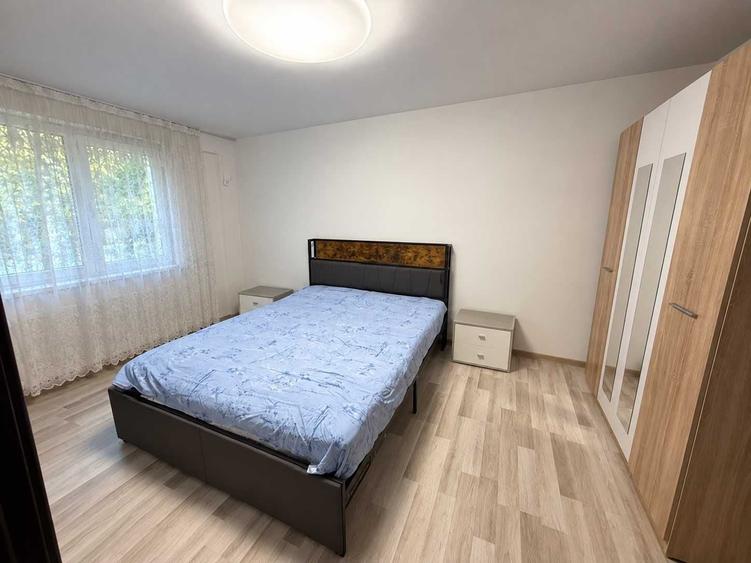 Apartament cu 4 camere decomandat în Iancului
