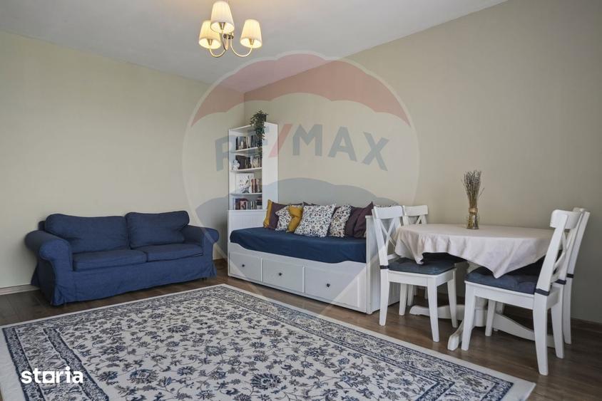 Apartament cu 2 camere decomandat în Roșu