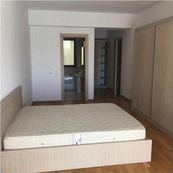 Apartament cu 4 camere decomandat în Herăstrău