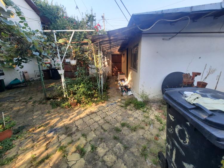Casă individuală cu 10 camere cu Canalizare în Giurgiului